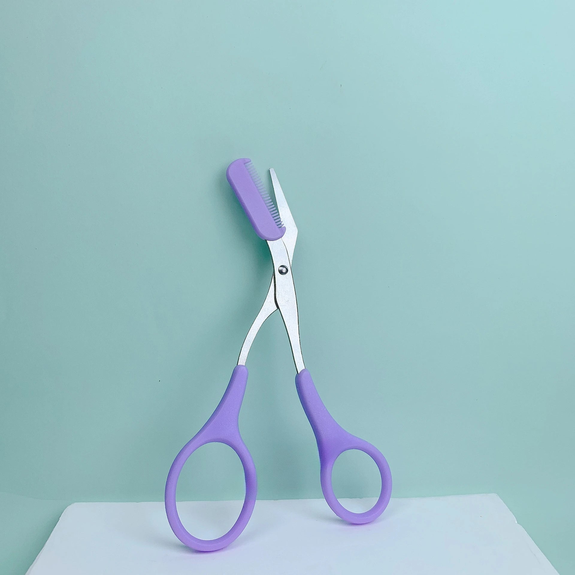 Eyebrow razor trimmer — stainless steel crescent blade, anti-scratch, beginner-friendly, multicolour