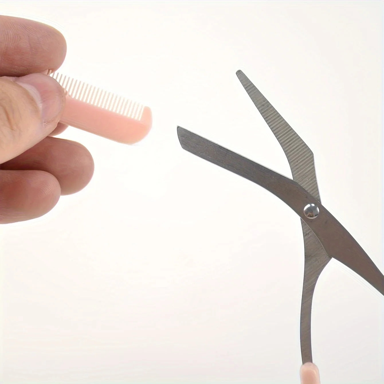 Eyebrow razor trimmer — stainless steel crescent blade, anti-scratch, beginner-friendly, multicolour
